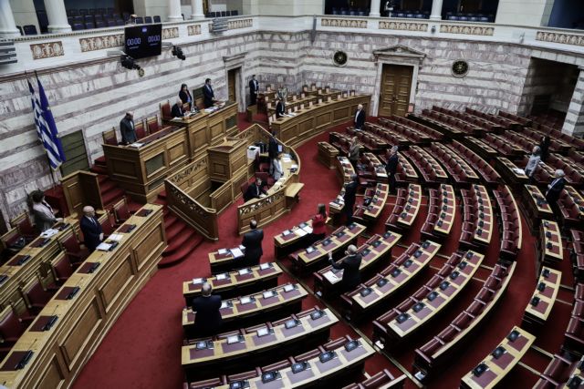 Κορωνοϊός-πολιτική: Ποιοι προσφέρουν το μισθό τους στη μάχη έναντι του Covid-19