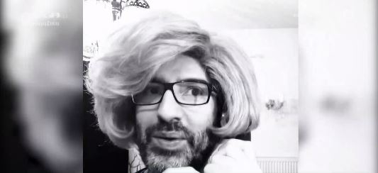 O Ανδρέας Κωνσταντινίδης σχολιάζει τα μέτρα ως Αλίκη Βουγιουκλάκη