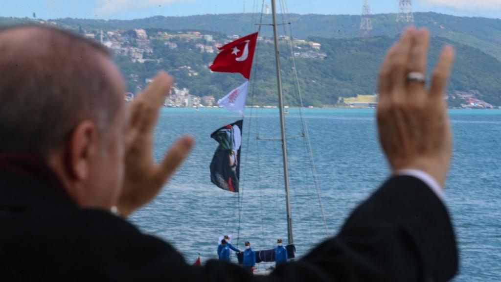 Με απειλές για στρατιωτική ανάφλεξη ο Ερντογάν ρίχνει λάδι στη φωτιά