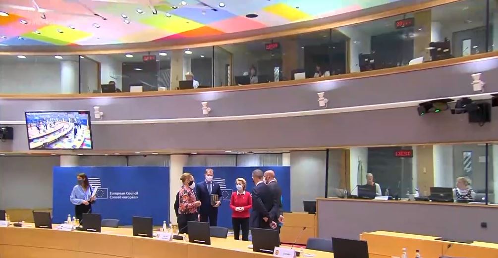 Σύνοδος Κορυφής: Συμβιβαστική πρόταση για το Ταμείο Ανάκαμψης κατέθεσε ο Μισέλ