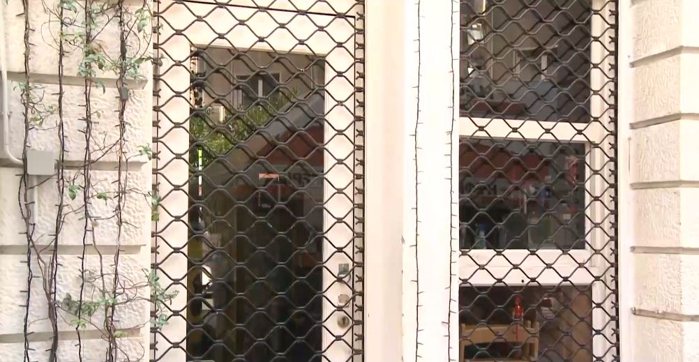 Με λουκέτα και απώλεια θέσεων εργασίας απειλεί ο κορωνοϊός