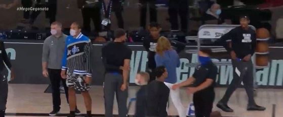 NBA: Αντετοκούνμπο και Μπακς πρωτοστατούν στον αγώνα κατά του ρατσισμού