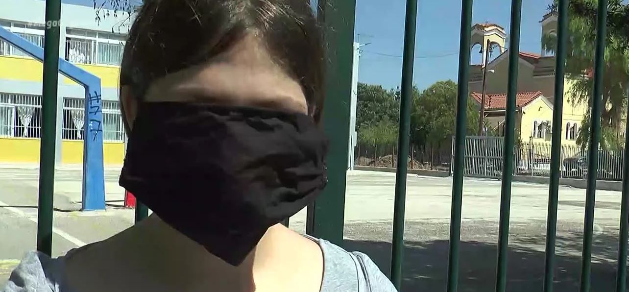 Σε ορθογραφικό λάθος απέδωσε ο Πέτσας το φιάσκο με τις μάσκες