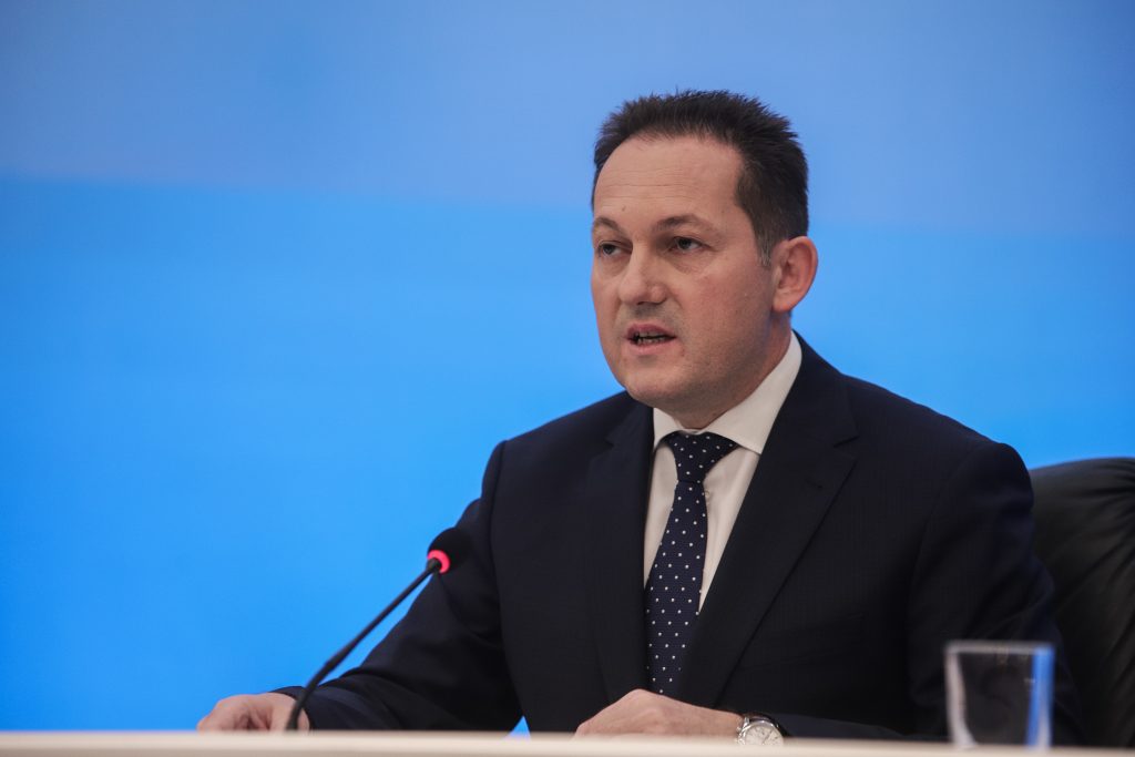 Πέτσας στο MEGA: Δεν αναμένεται χαλάρωση των μέτρων