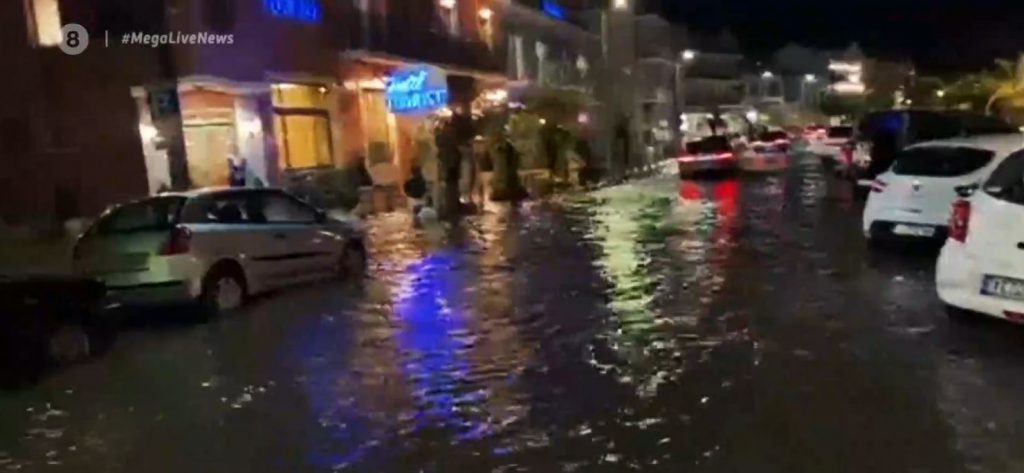 Καταιγίδα στην Αττική: Τρεις τραυματίες και μεγάλες καταστροφές