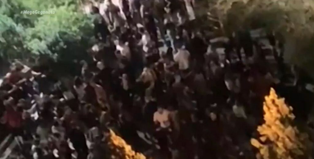 Κορωνοϊός: «Πάρτι» συνωστισμού στο κέντρο της Αθήνας