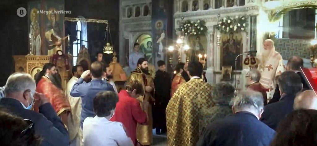 Κορωνοϊός: Ο συνωστισμός για το προσκύνημα του Αγ. Δημητρίου και τα κακά παραδείγματα