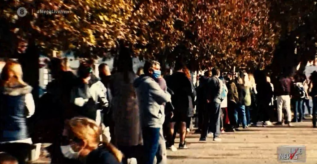 Κορωνοϊός – Θεσσαλονίκη: Ουρές χιλιομέτρων για rapid test – Θετικός ο ένας στους 20