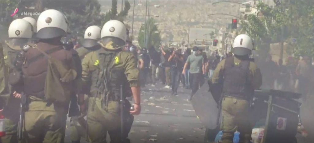 Δίκη Χρυσής Αυγής: Επεισόδια και μολότοφ αμαύρωσαν την ιστορική μέρα