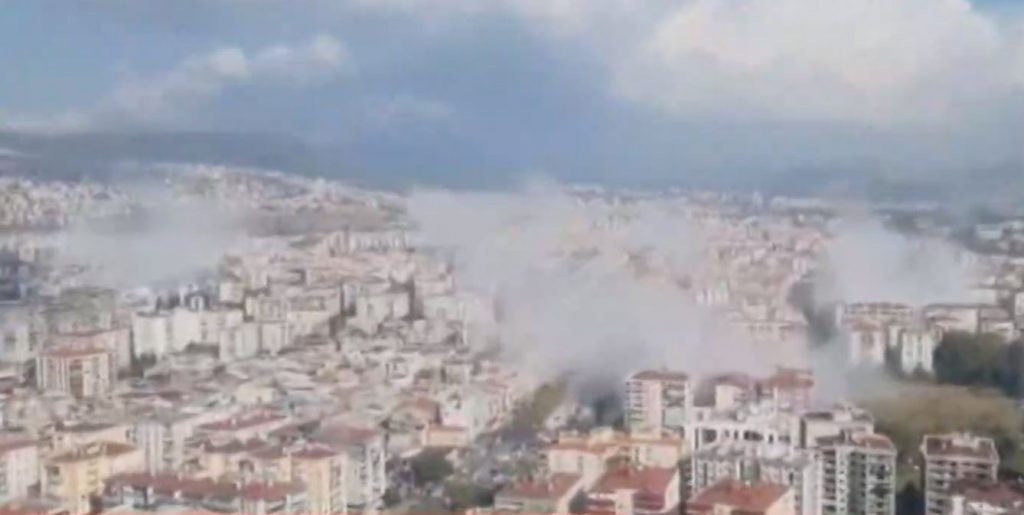 Σεισμός : Βίντεο από το χτύπημα του Εγκέλαδου – Καταστροφές στη Σμύρνη