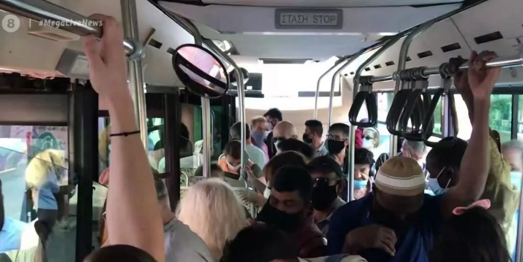 Κορωνοϊός: Εντάσεις και σκέψεις για νέα μέτρα στην Αττική