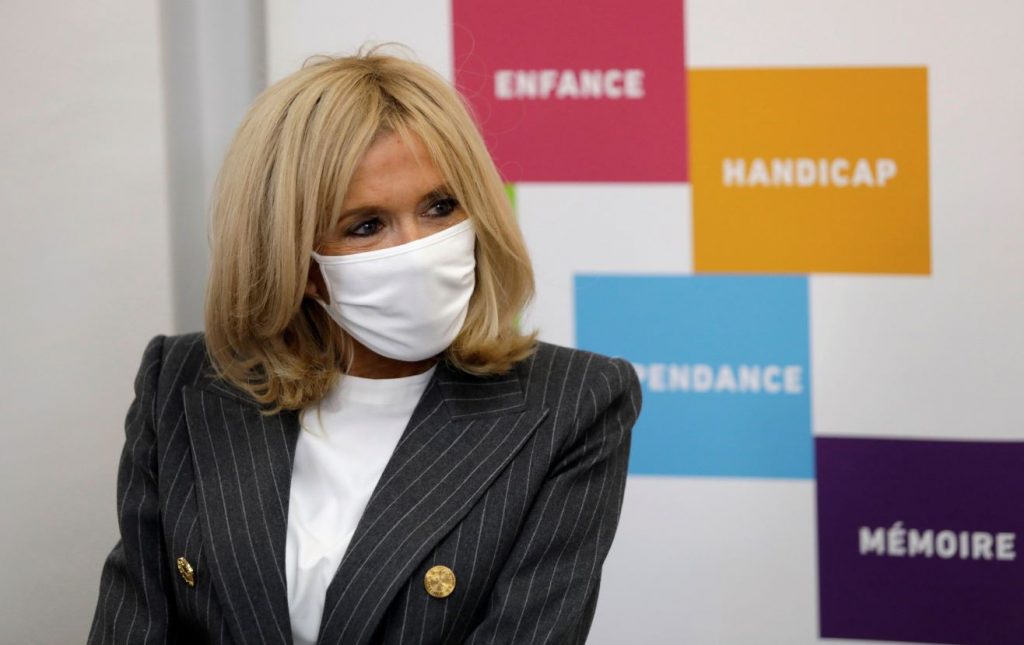 Σε καραντίνα η Μπριζίτ Μακρόν