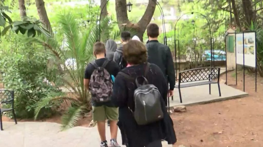 Με μάσκες οι εκπαιδευτικές εκδρομές στα σχολεία