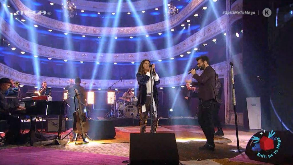 ONIRAMA και Έλενα Παπαρίζου μαγεύουν στη σκηνή του «Σπίτι με το MEGA»