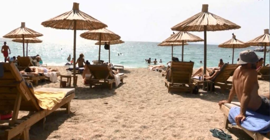 Δήμαρχος Βάρης – Βούλας – Βουλιαγμένης: 1.000 ευρώ πρόστιμο σε όσους παίζουν ρακέτες στην παράλια