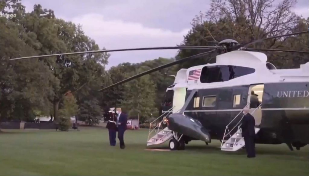 Η κινηματογραφική επιστροφή του Τραμπ και η… ανοσία στον κορωνοϊό