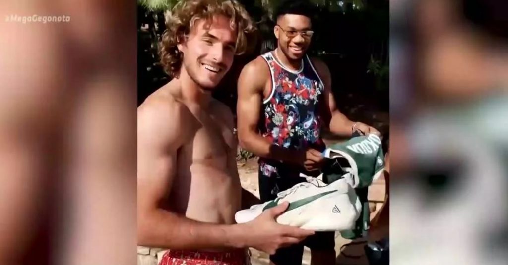 Γιάννης Αντετοκούνμπο: Έκανε δώρο στον Τσιτσιπά τη φανέλα του κι ένα ζευγάρι παπούτσια