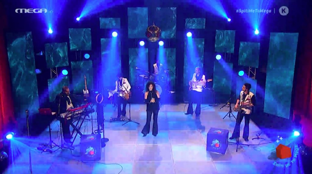 «Μη μου μιλάς για καλοκαίρια» από την εντυπωσιακή Σοφία Αρβανίτη