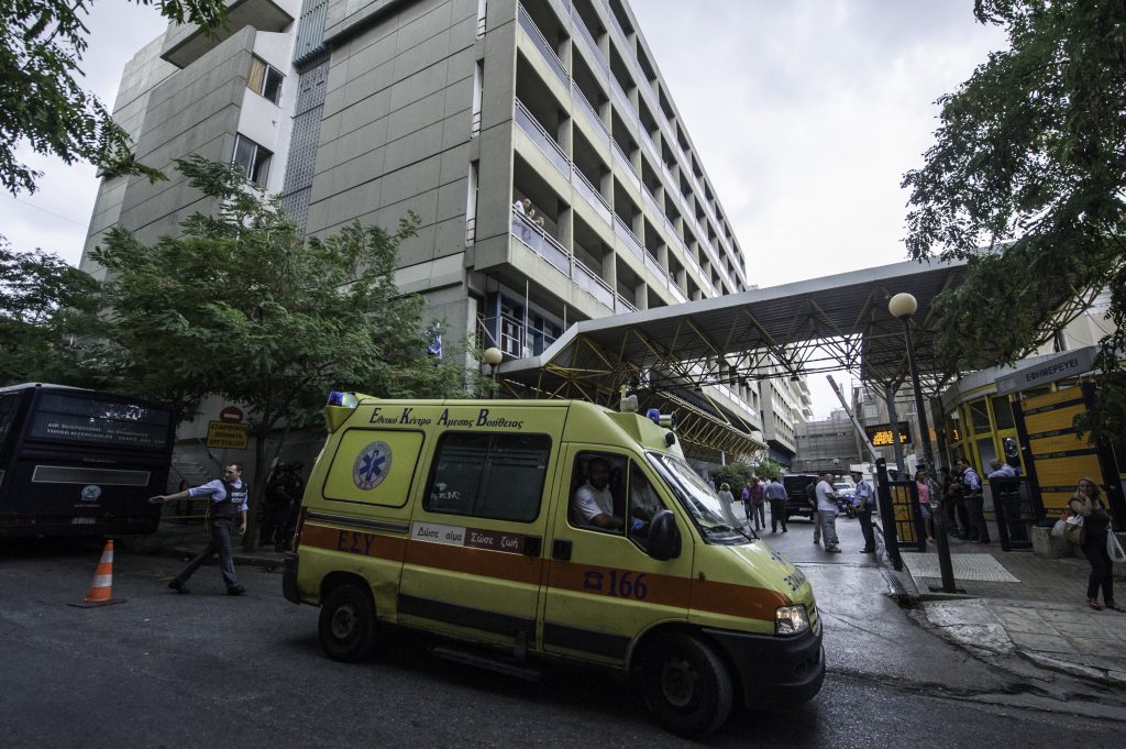 Έφτασε στον Ευαγγελισμό ο ασθενής covid από το νοσοκομείο της Δράμας