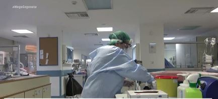 Kορωνοϊός: Ασφυκτική πίεση στο σύστημα υγείας – Μειώνονται οι κλίνες Covid