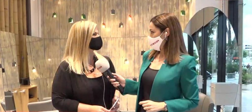 Lockdown: Πήραν «φωτιά» τα ψαλίδια στα κομμωτήρια