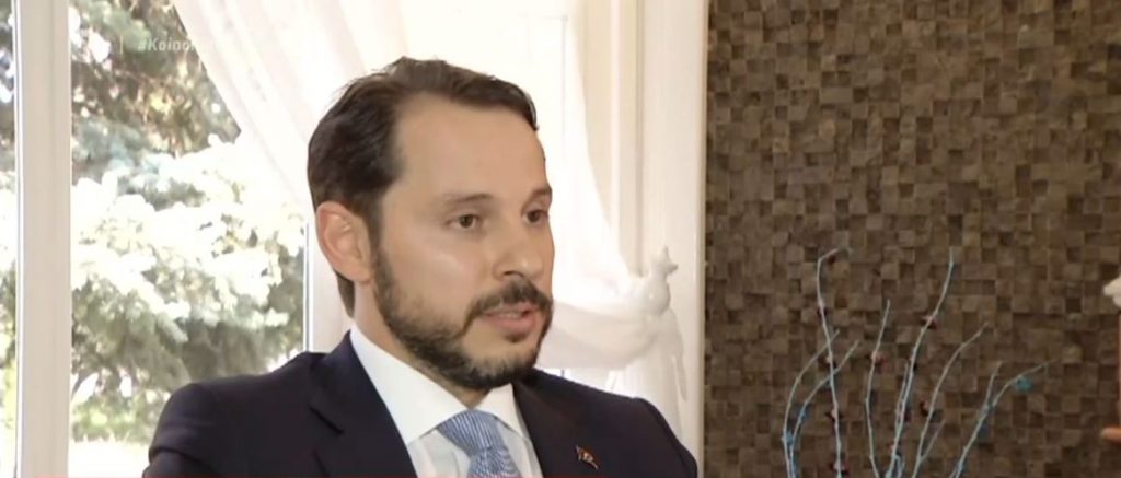 Αλμπαϊράκ: Δεκτή από τον Ερντογάν η παραίτηση του γαμπρού του – Ανέκτησε έδαφος η λίρα