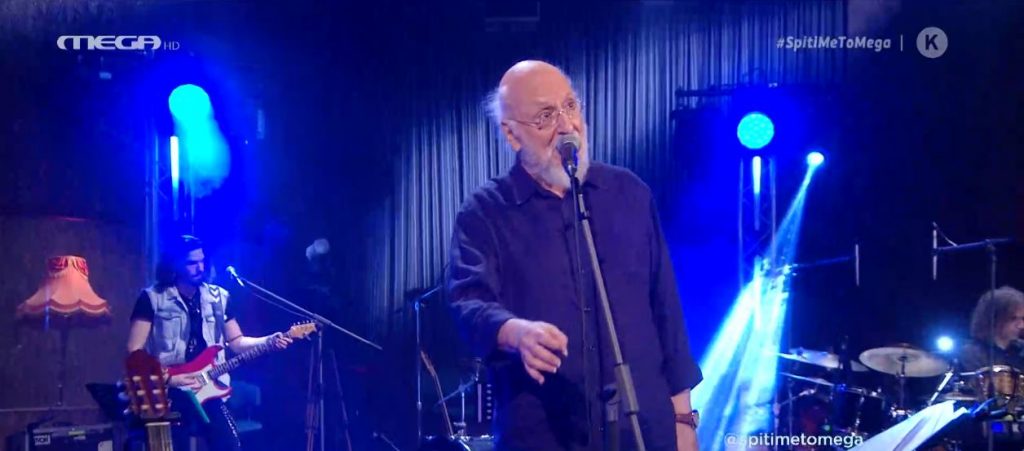 Ο Διονύσης Σαββόπουλος συνεχίζεται να «ονειρεύεται σαν τον Καραγκιόζη»