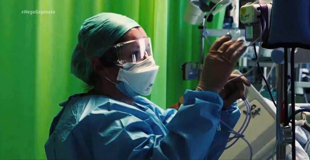 Κορωνοϊός: Δεν κοιτά ηλικίες η πανδημία – Οι νέοι γεμίζουν τα νοσοκομεία