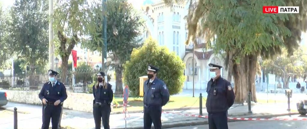 Κορωνοϊός: Σε φρούριο μετατράπηκε η Πάτρα – Ασφυξία στη Θεσσαλονίκη