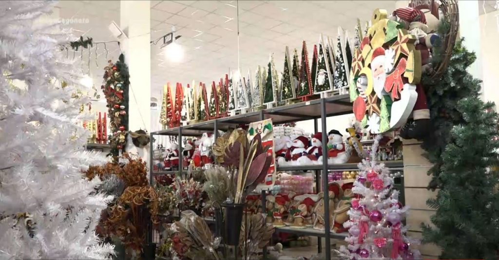 Λιανεμπόριο: Ψώνια με ραντεβού, SMS, μάσκες και αποστάσεις