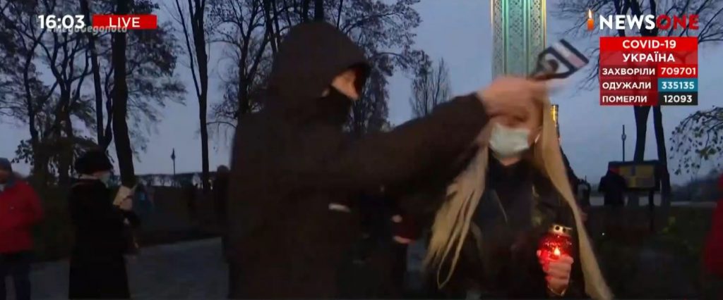 Ουκρανία: Επίθεση σε δημοσιογράφο σε ζωντανή μετάδοση