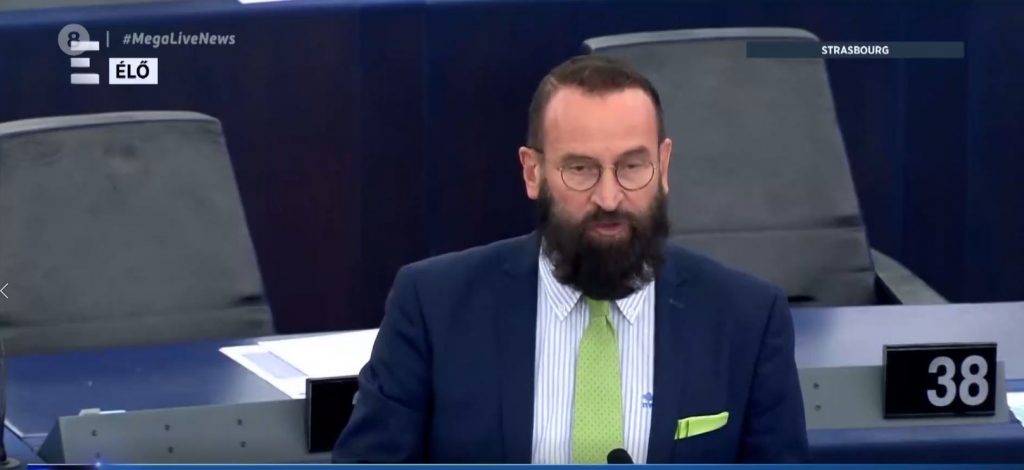 Βρυξέλλες: Στρώματα στο πάτωμα και ιστοί αράχνης στο διαμέρισμα του σεξ πάρτι με τον Ευρωβουλευτή