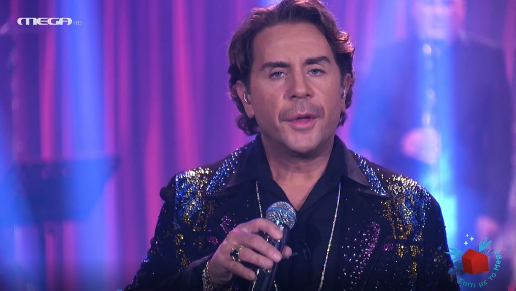 «Σπίτι με το MEGA»: O Μαζωνάκης «συστήνεται» και ξεκινάει το μεγάλο πάρτι