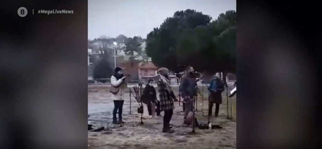 Κορωνοϊός: Συγκινεί η συναυλία γιατρών για τους ασθενείς τους στο «Παπανικολάου»