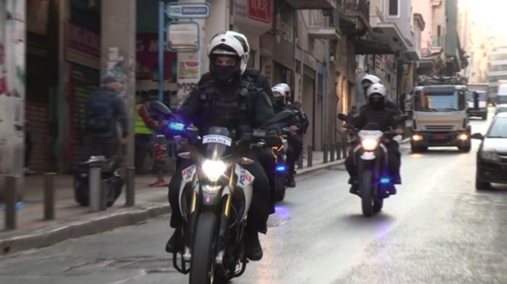 Αστυνομικοί καταγγέλλουν βουλευτή για απρεπή συμπεριφορά