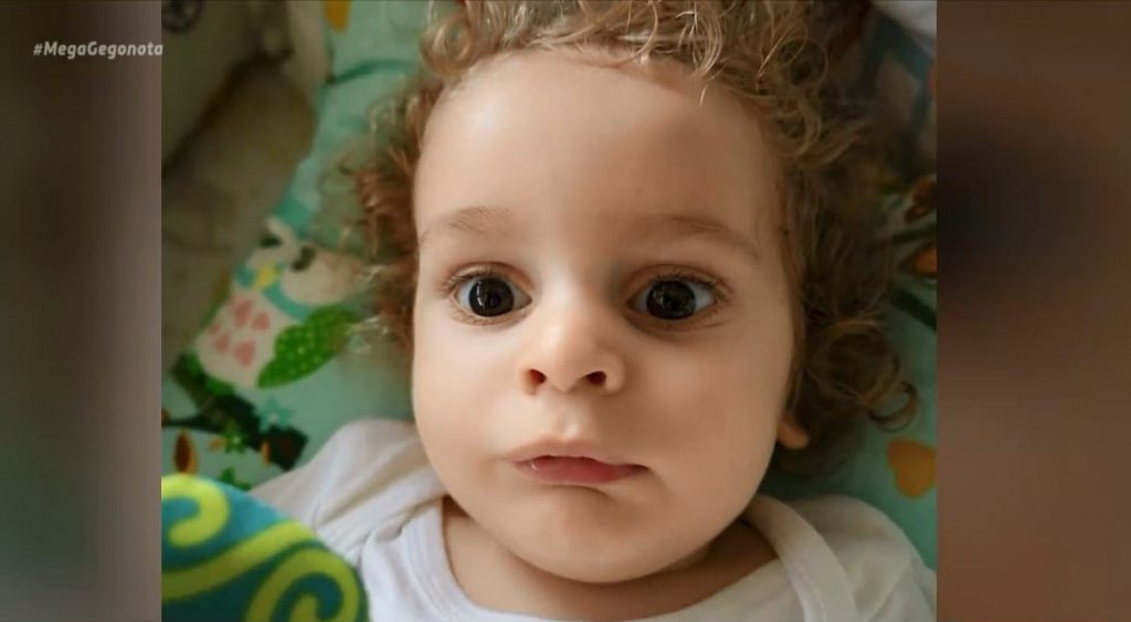 Μήνυμα αισιοδοξίας από τον μικρό Παναγιώτη Ραφαήλ που έκανε τα πρώτα του Χριστούγεννα στο σπίτι