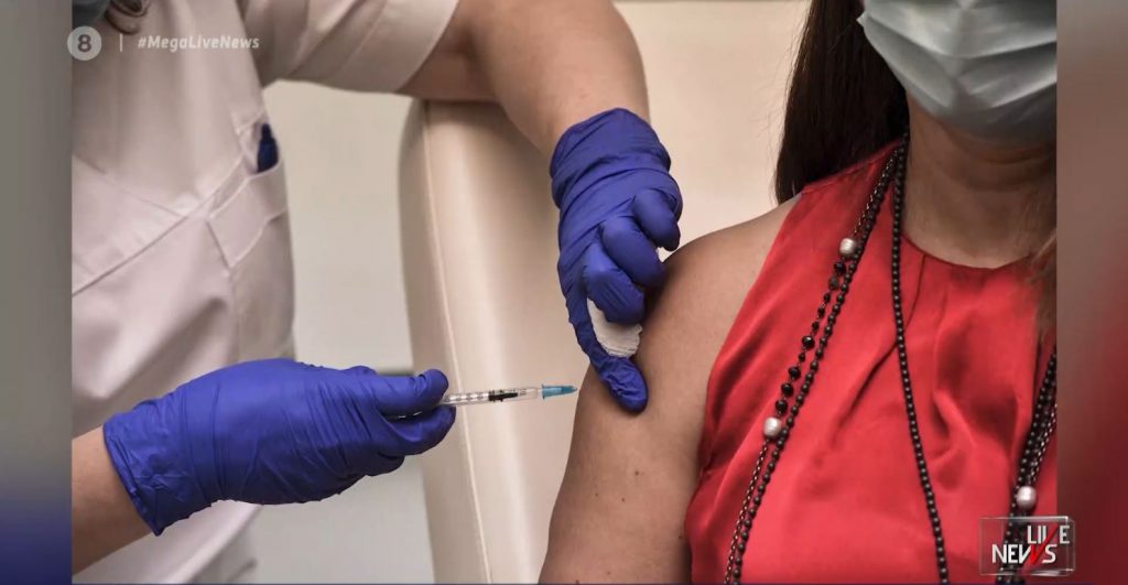 Κορωνοϊός: Σε πλήρη εξέλιξη η επιχείρηση εμβολιασμών στη χώρα