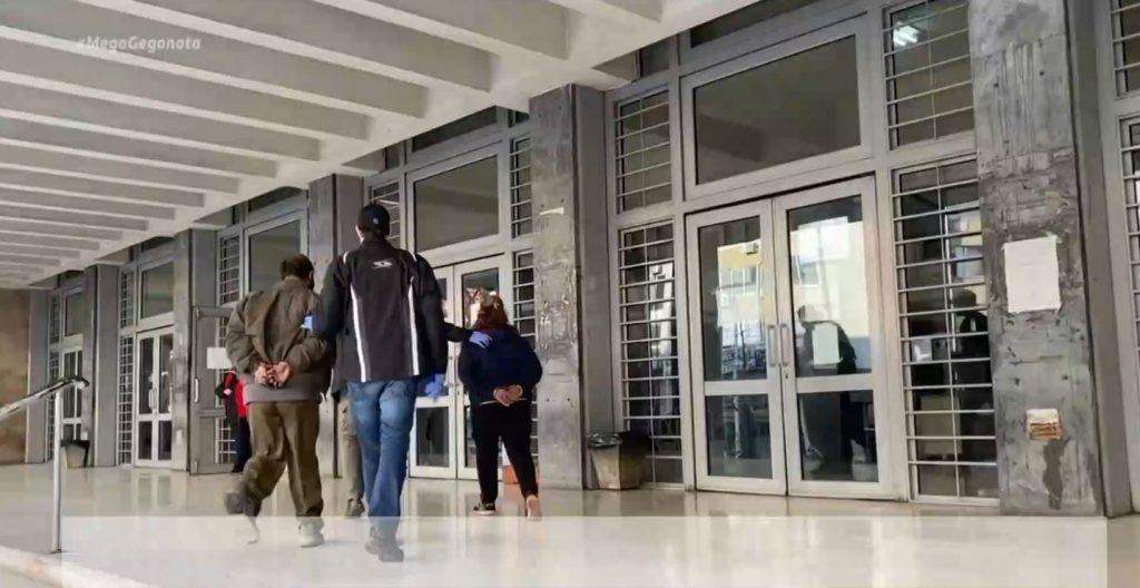 Θεσσαλονίκη: Προκλητική η «τσιλιαδόρος» γιαγιά – Άφαντος ο 14χρονος