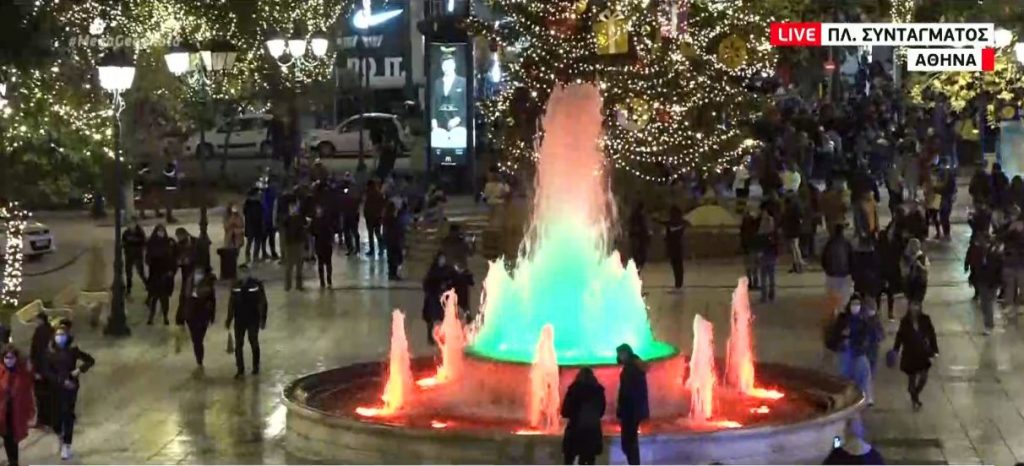 Κορωνοϊός: Εικόνες συνωστισμού για τα τελευταία ψώνια της πρωτοχρονιάς – Το αδιαχώρητο σε Αθήνα & Θεσσαλονίκη