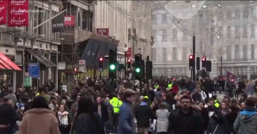 Κορωνοϊός: Ανοίγουν κομμωτήρια & βιβλιοπωλεία – Ανήσυχοι οι ειδικοί