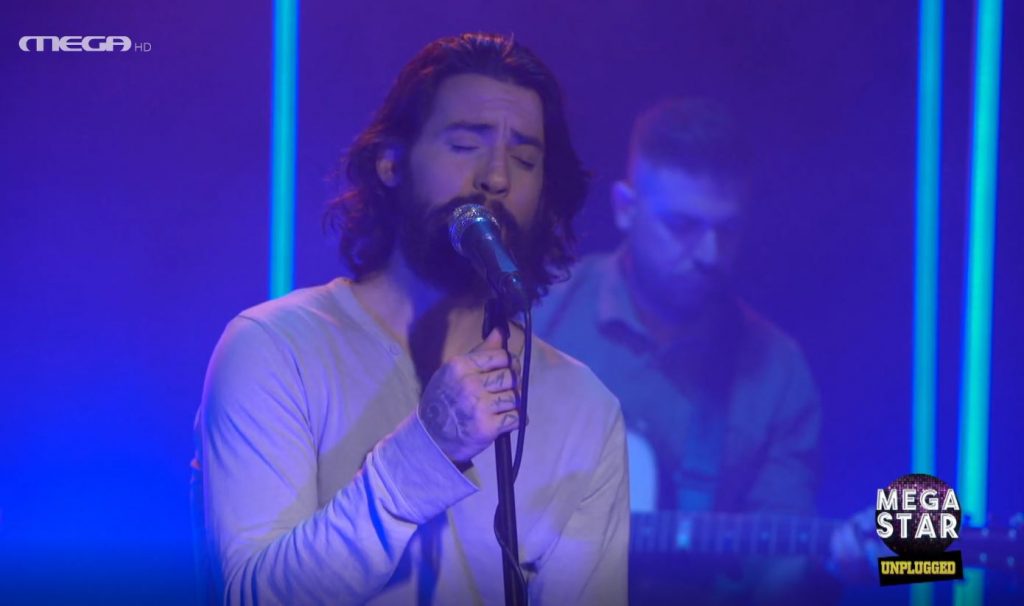 MEGA STAR – Unplugged: Ο Αναστάσιος Ράμμος τραγουδάει το «Σε δυο μόνο μάτια»