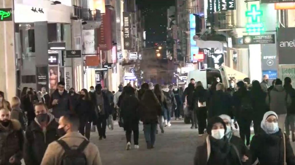 Κορωνοϊός: Στο «κόκκινο» η Αττική μετά τη μεγάλη διασπορά κρουσμάτων