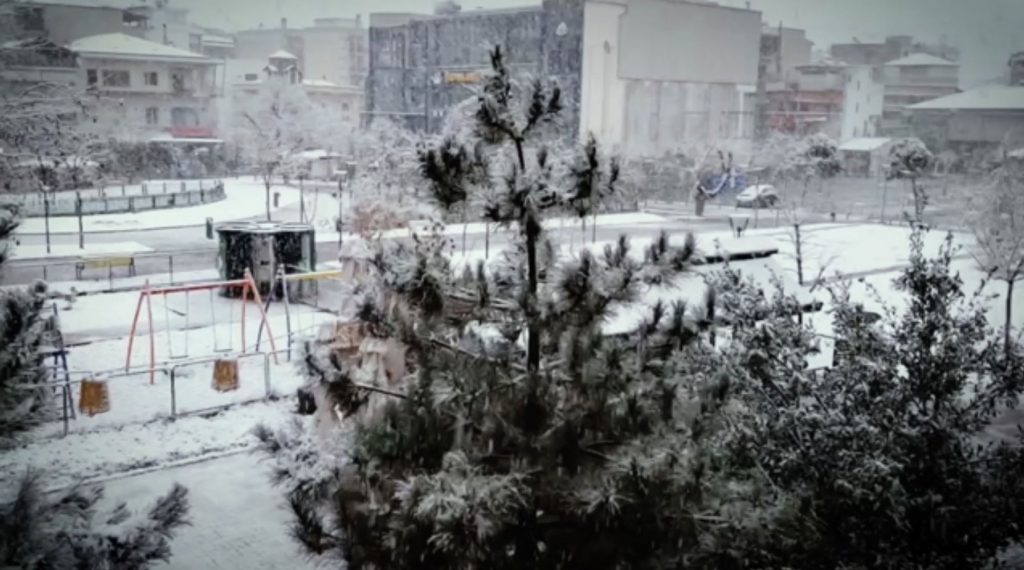 Στα «λευκά» ντύθηκε όλη η χώρα