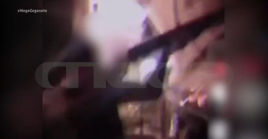 Αττική: Σοκάρουν αποκλειστικά ντοκουμέντα ανηλίκων με βαρύ οπλισμό