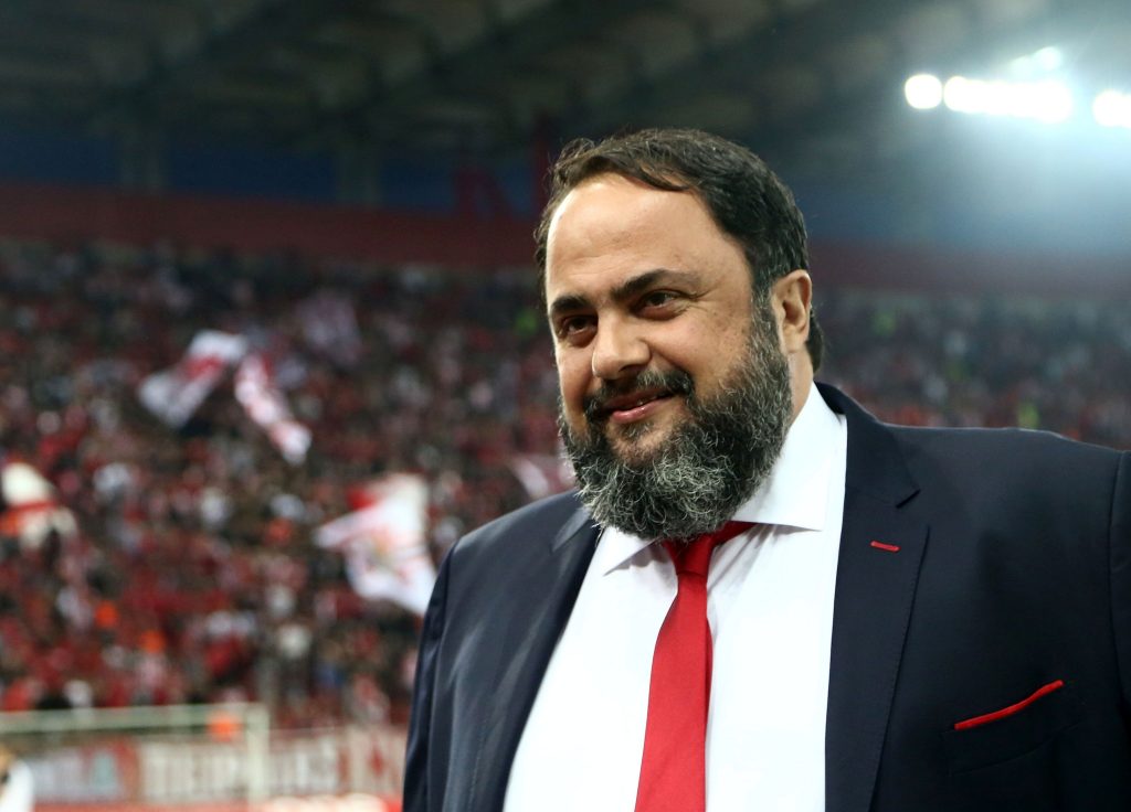 Στο πλευρό του Βαγγέλη Μαρινάκη η Μητρόπολη Πειραιά