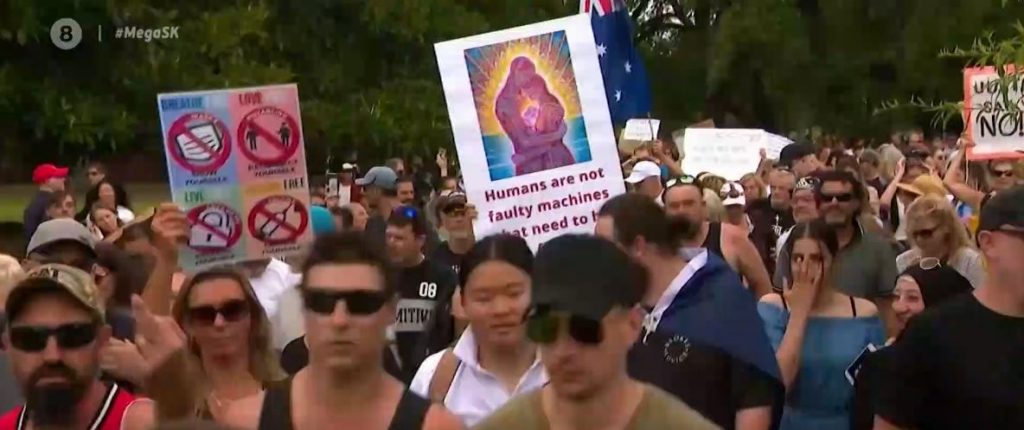 Αυστραλία: Διαδηλώσεις αντιεμβολιαστών και συνωμοσιολόγων