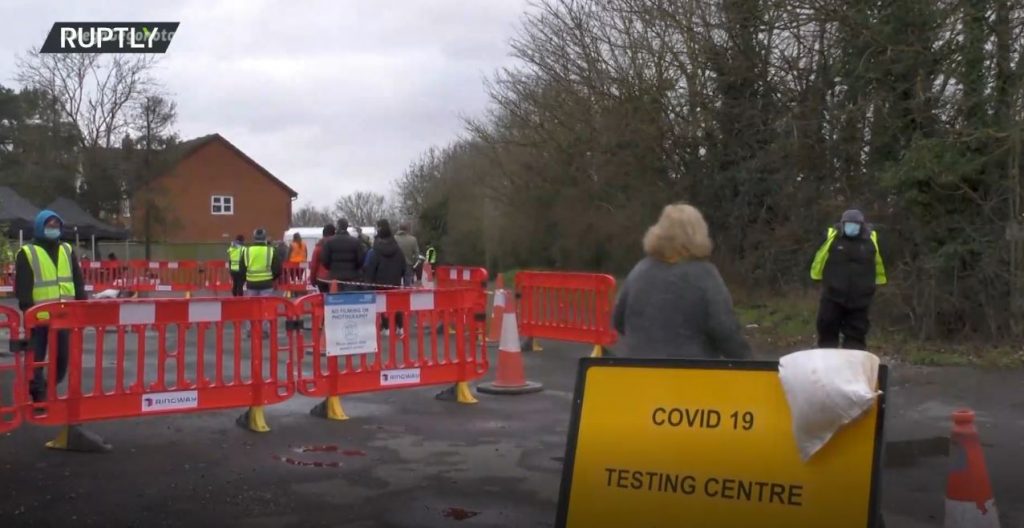 Κορωνοϊός: Παμπ στο Λονδίνο μετατράπηκε σε κέντρο για τεστ – Οι Γάλλοι πάνε για διασκέδαση στη Μαδρίτη