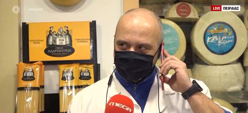 «Η φέτα της χήρας» στο ιστορικότερο μπακάλικο του Πειραιά