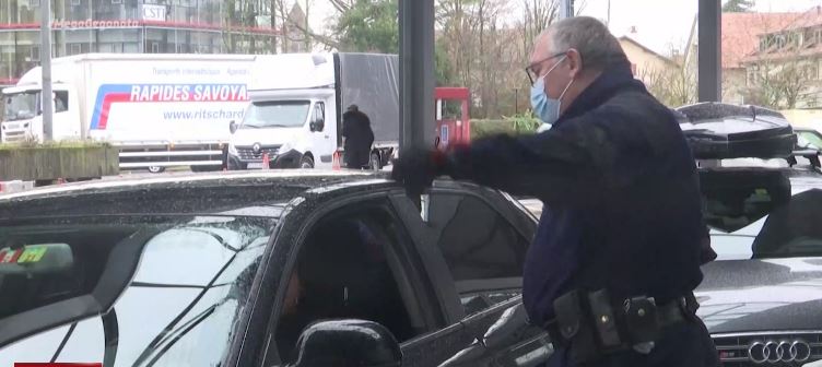 Κλειστά σύνορα και αυστηροί έλεγχοι σε πολλές ευρωπαϊκές χώρες – Εξαπλώνεται το νοτιοαφρικανικό στέλεχος