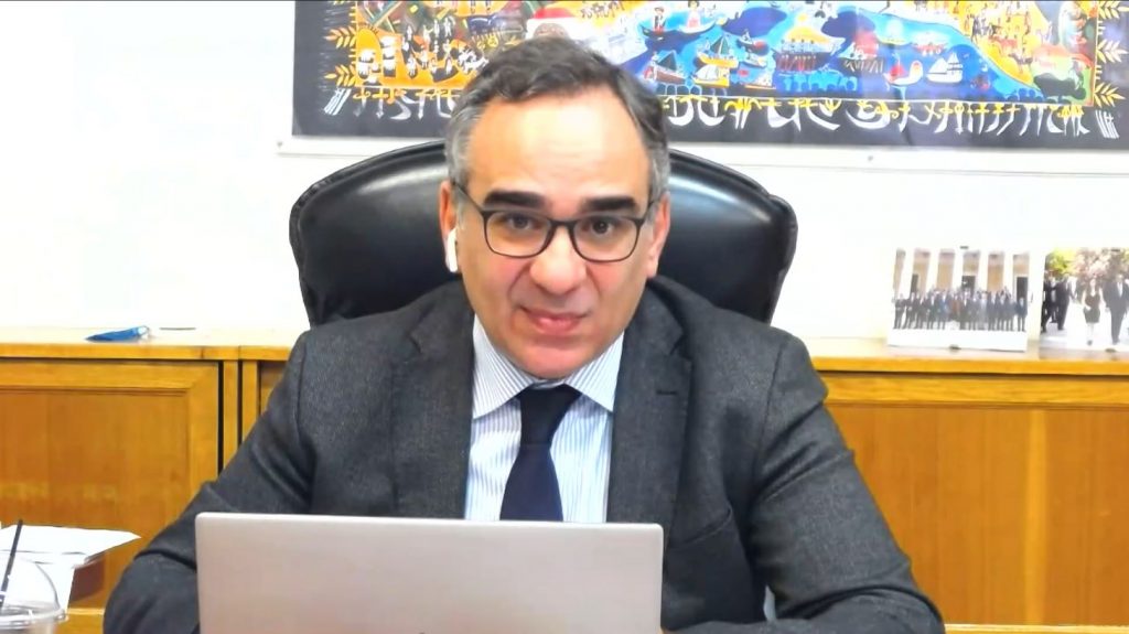 Κοντοζαμάνης: «Εξετάζουμε κάθε ενδεχόμενο μέτρο» – Τι ισχύει για τους εμβολιασμούς